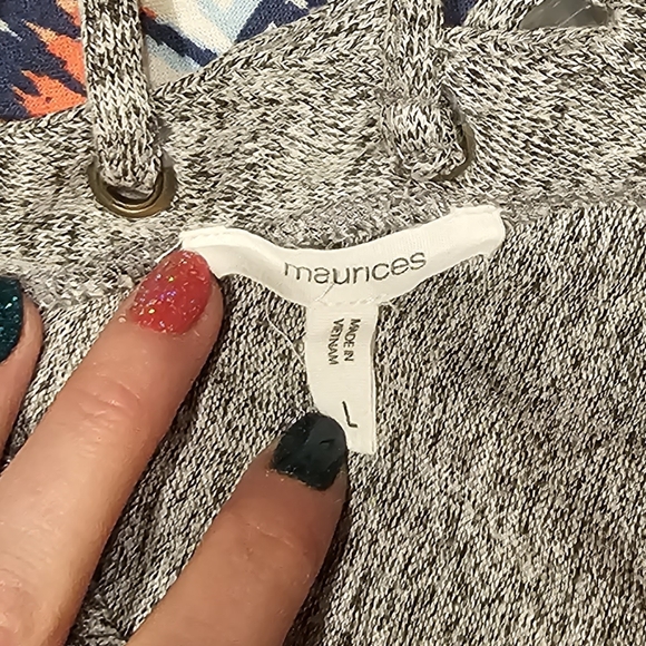 Maurcies Top - Picture 3 of 4